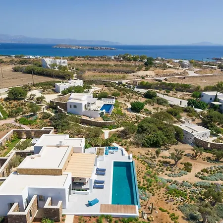 Eleonas Paros Estate - With Private Pools Or Jacuzzi & Professional Tennis Court ドリオス