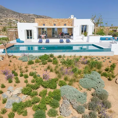 Eleonas Paros Estate - With Private Pools Or Jacuzzi & Professional Tennis Court ヴィラ ドリオス
