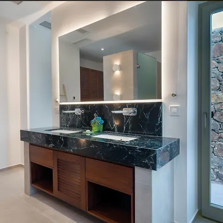 Vila Eleonas Paros Estate - With Partially Private Pools & Professional Tennis Court