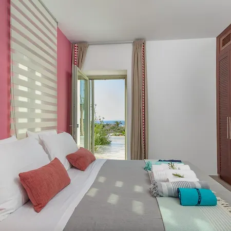 ヴィラ Eleonas Paros Estate - With Private Pools Or Jacuzzi & Professional Tennis Court *