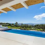 Eleonas Paros Estate - With Private Pools Or Jacuzzi & Professional Tennis Court Drios