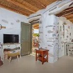 Eleonas Paros Estate - With Private Pools Or Jacuzzi & Professional Tennis Court