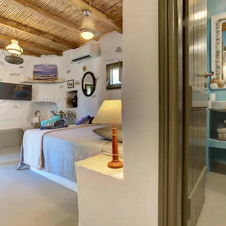 Eleonas Paros Estate - With Private Pools Or Jacuzzi & Professional Tennis Court *