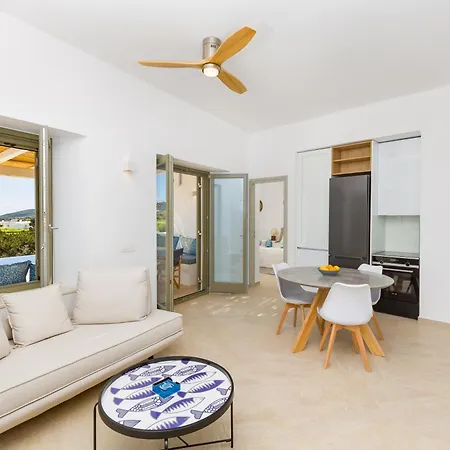 Villa Eleonas Paros Estate - With Private Pools Or Jacuzzi & Professional Tennis Court *